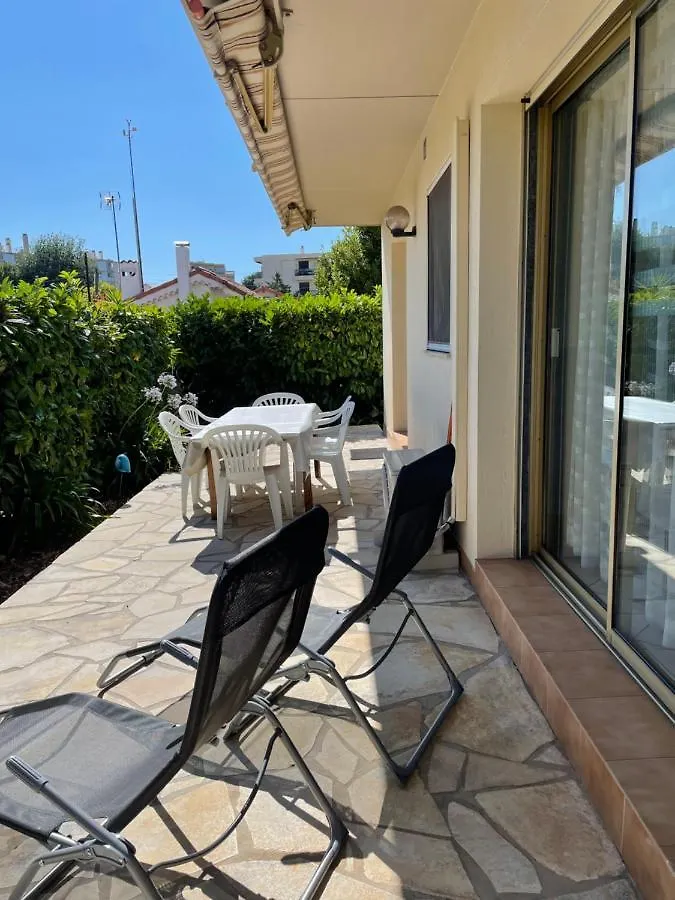 Apartment Les Ondes - Terrasse Rdc Villa Calme Parking Proche Plage Antibes France