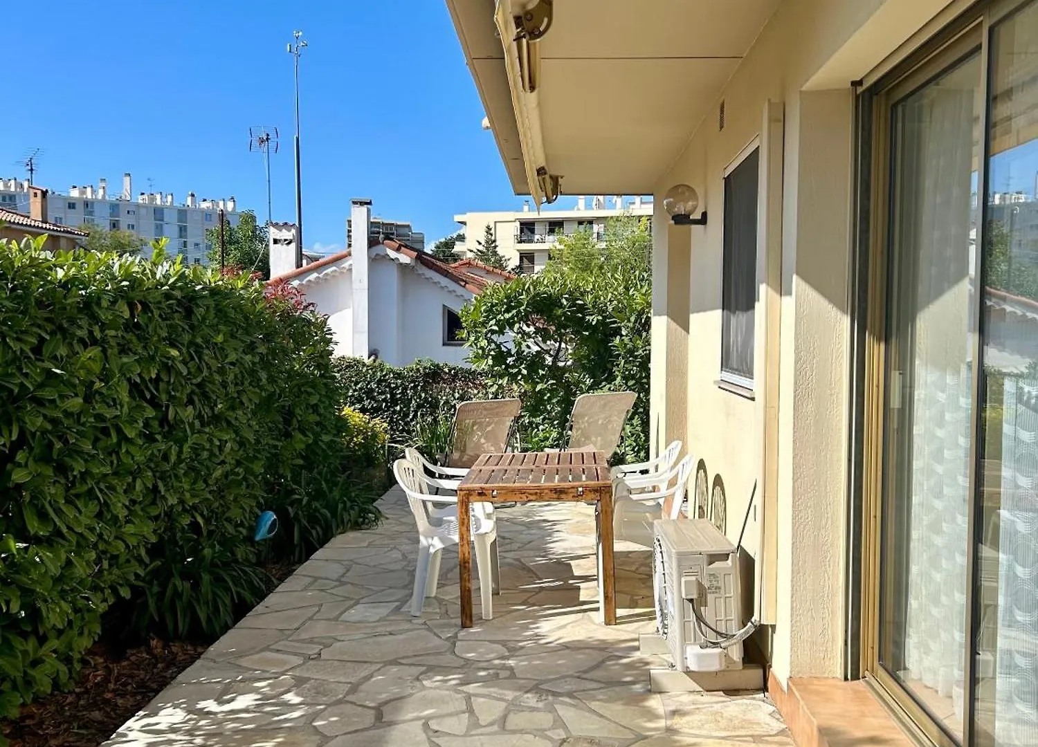 Apartment Les Ondes - Terrasse Rdc Villa Calme Parking Proche Plage Antibes