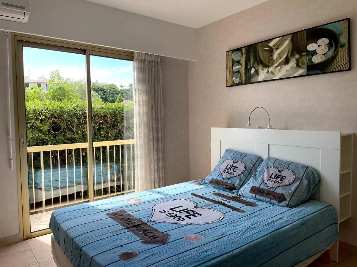 Les Ondes - Terrasse Rdc Villa Calme Parking Proche Plage Antibes 0*,  France